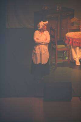 *Mary Poppins*